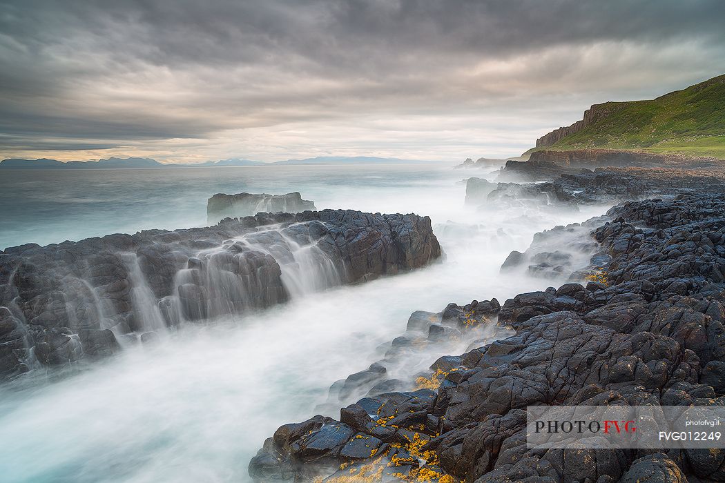 Waves and wind at Staffin Bay
