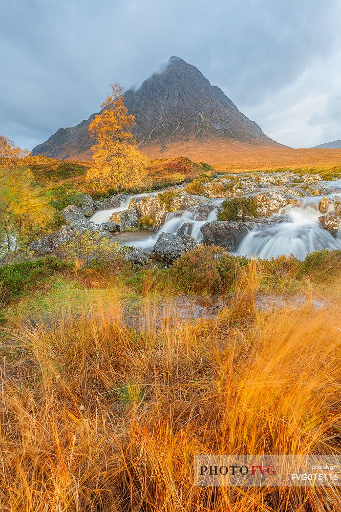 Autumn colors and wind at Buachaille