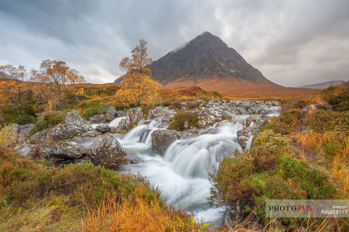 Autumn colors and wind at Buachaille