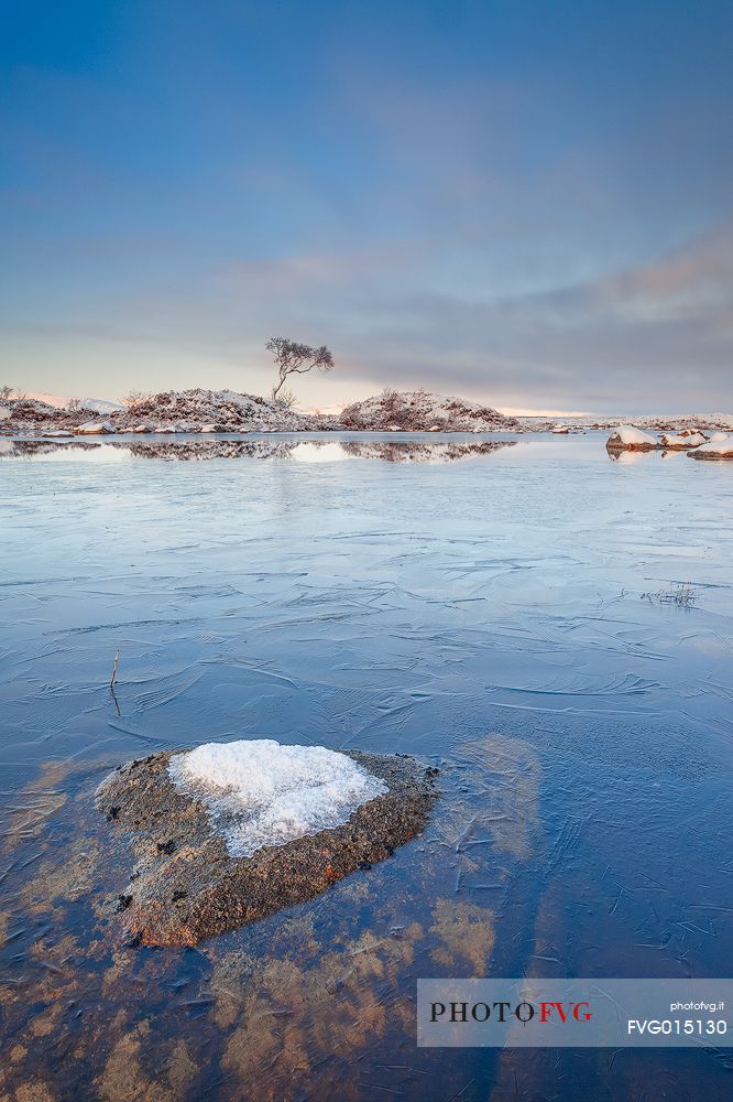 This picture has been taken duringa A quite and cold afternoon at Loch na h-Achlaise