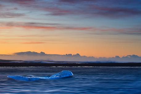 Sunrise at Jokulsarlon Beach