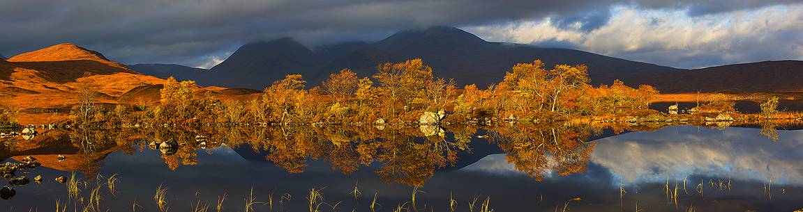 Amazing colours on Loch Nah Achlaise Amazing colours on Loch Nah Achlaise