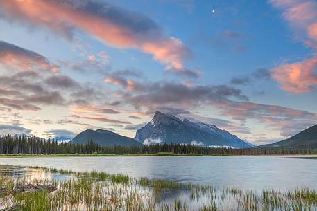 Sunrise at Vermilliom Lake