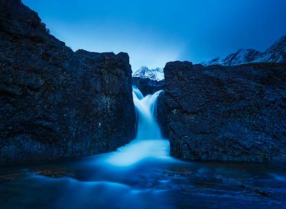 Glen Brittle, Fairy Pools.
This Picture was taken during the blue hours. The Mountains in the middle pretend to be the white point in the blue mood