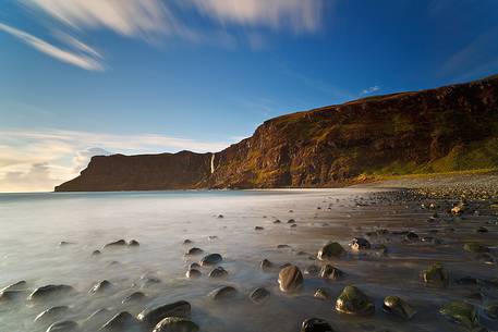 Long time exposure at Talisker Bay at late afternoon when the tide was growing Long time exposure at Talisker Bay at late afternoon when the tide was growing