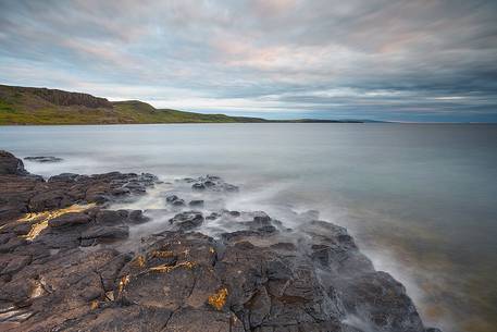 This location has been named in memory of two brothers that tried to sail without success the East side of Skye from South to North