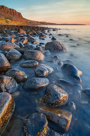 Sidelight at sunset time, United Kingdom, UK, Scotland, Inner Hebrides, Isle of Skye 