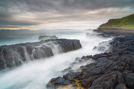 Waves and wind at Staffin Bay