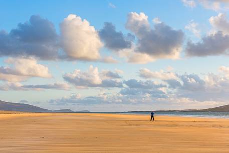 A photographers taking picture from Luskentyre beach