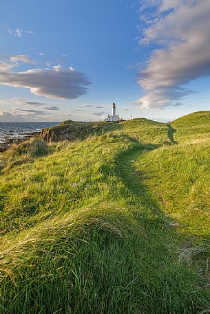 The view of Neist point lighthouse from the vertiginous cliffs 