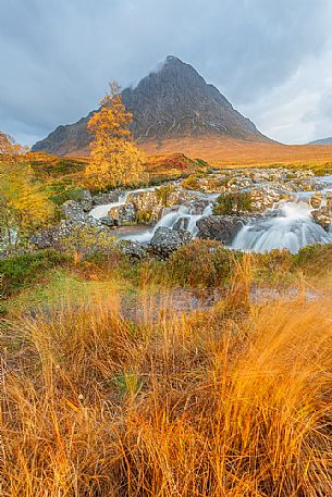 Autumn colors and wind at Buachaille