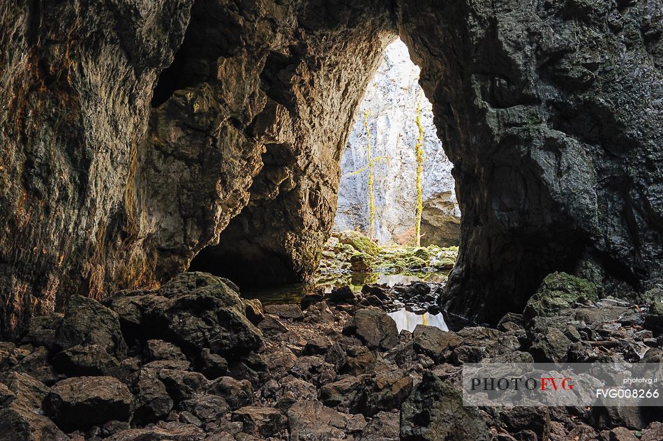 The park of Rakov Skocian is rich in karst caves