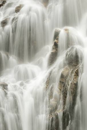 the roar of the waters of melting snow