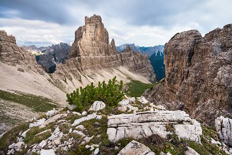 A ray of light reaches Croda Cimoliana