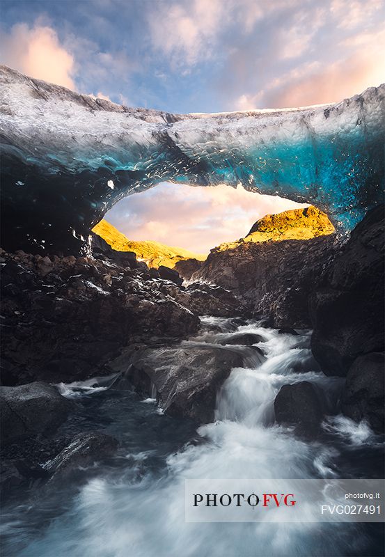 Sunset over the ice bridge, Vatnajkull glacier, Jokulsarlon lagoon, Iceland