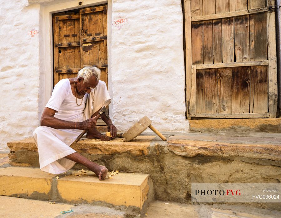 Wood worker, Jaisalmer, Rajasthan, India