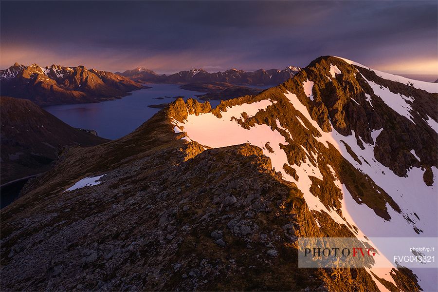 Sunrise over Reine bay, Moskenesoy, Lofoten Islands, Scandinavia, Norway, Europe