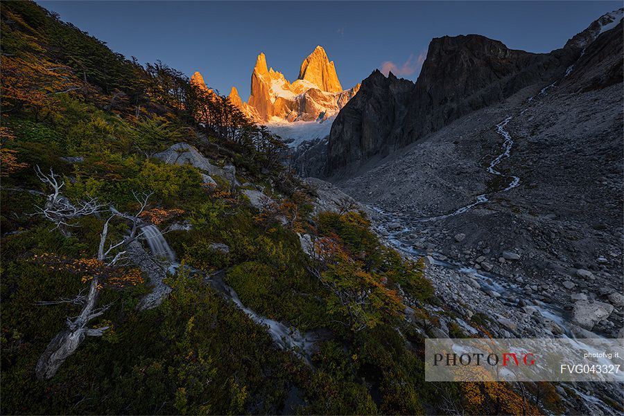 Sunrise at Fitz Roy, El Chalten, Los Glaciares National Park, Santa Cruz, Patagonia, Argentina