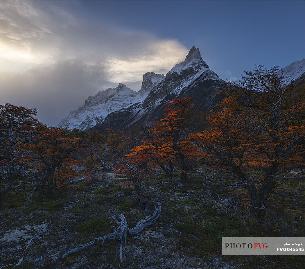 Autumnal landscape of Fitz Roy Mountain Range, Los Glaciares National Park, Patagonia, Argentina