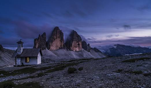 Landscape of peaks of lavaredo