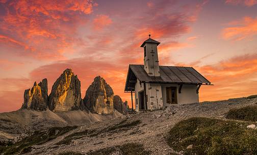 Landscape of peaks of lavaredo