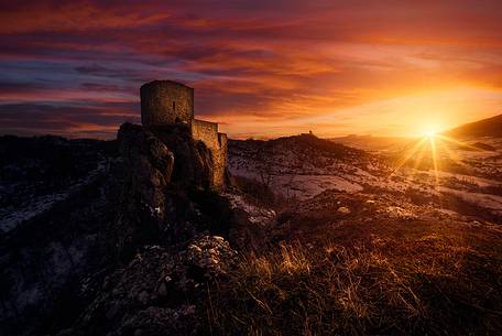 Calascio fortress, ancient village of Abruzzo at sunrise