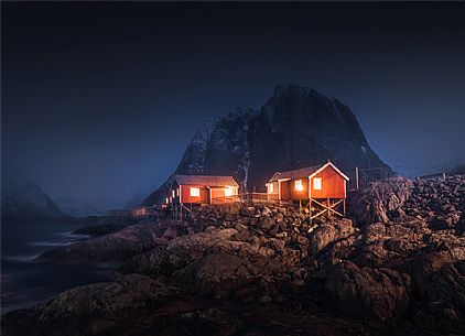 Night in Hamnoy village