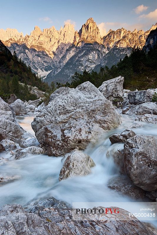 Val Postegae with Monfalconi and Spalti di Toro in the background