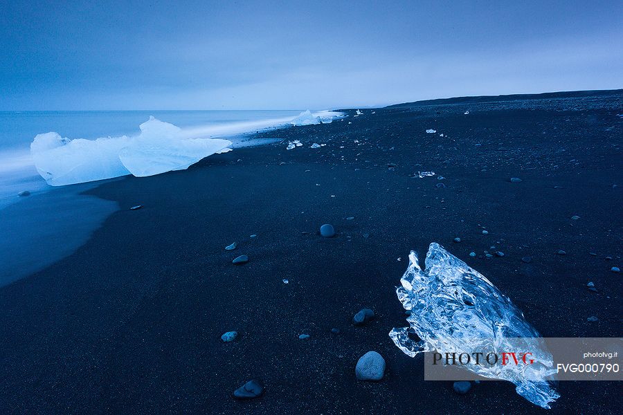 Ice creations in the Jkulsrln beach