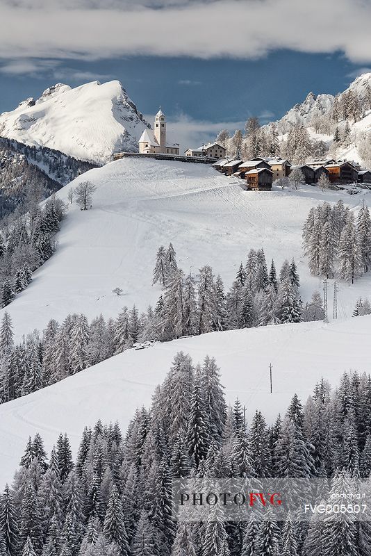 Colle di Santa Lucia after an intense snowfall