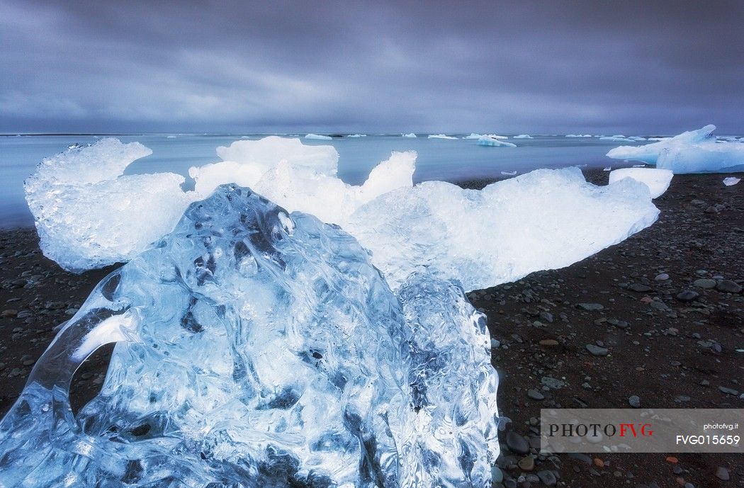 Ice creations in the Jkulsrln beach