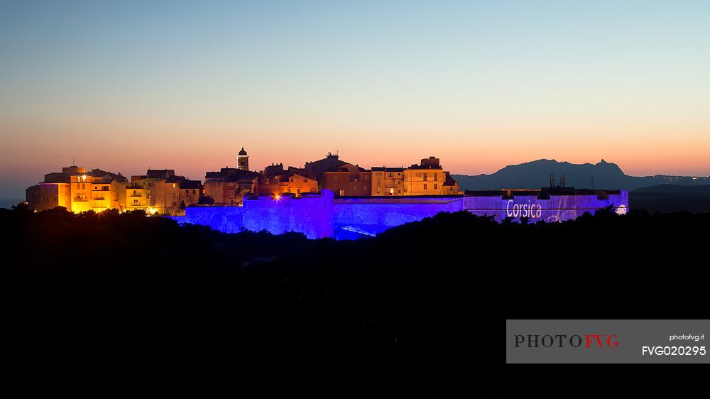 Play of light on the cliffs and the old walls of Bonifacio