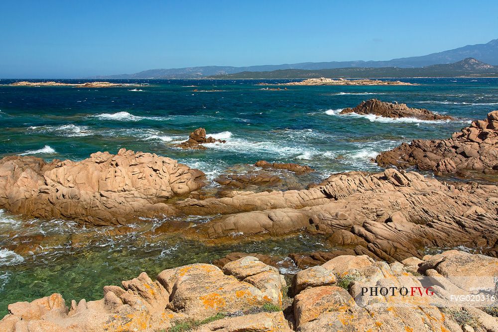 Waves in Tonnara beach, nerar Bonifacio