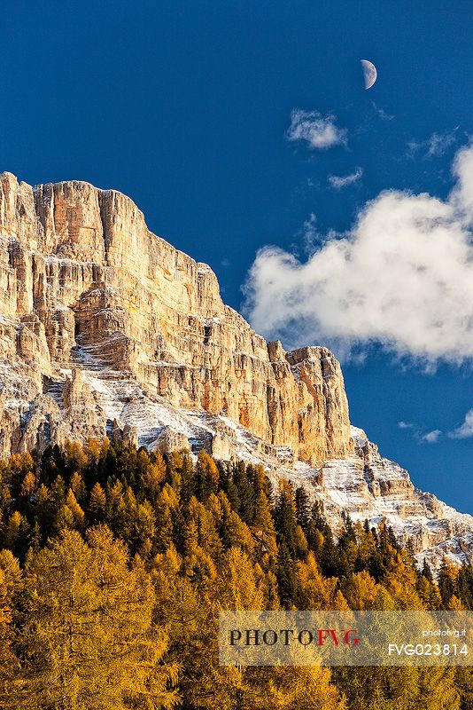 Autumn at Sasso della Croce mountain group (Kreuzkofel), South Tyrol, Dolomites, Italy
 