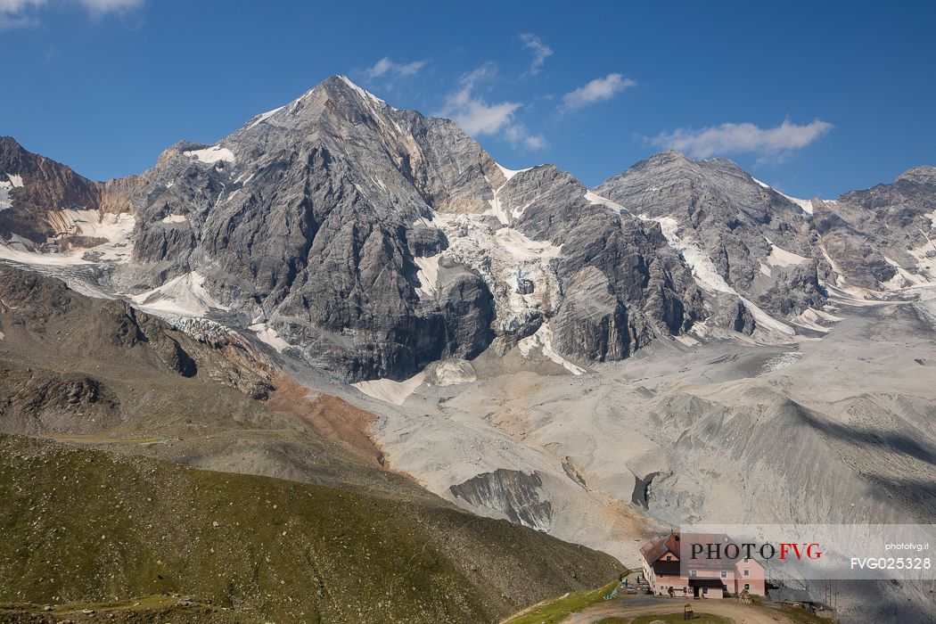 Gran Zebr peak or Knig Spitze and the Citt di Milano hut in the Stelvio national park, South Tyrol, Italy