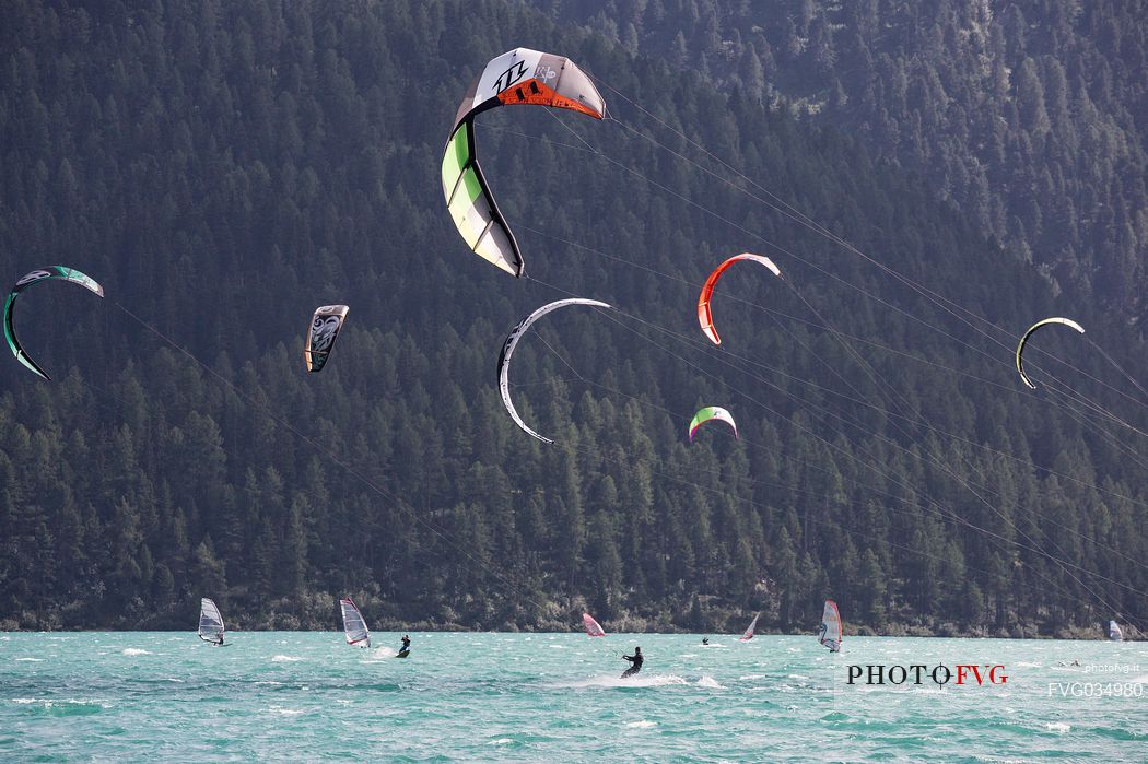 Windsurf and Kitesurfing in the Saint Moritz lake, Saint Moritz, Engadine, Canton of Grisons, Switzerland, Europe