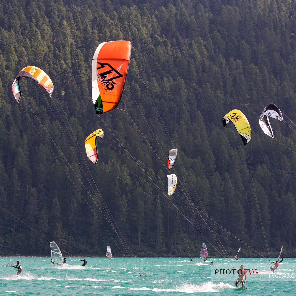 Windsurf and Kitesurfing in the Saint Moritz lake, Saint Moritz, Engadine, Canton of Grisons, Switzerland, Europe