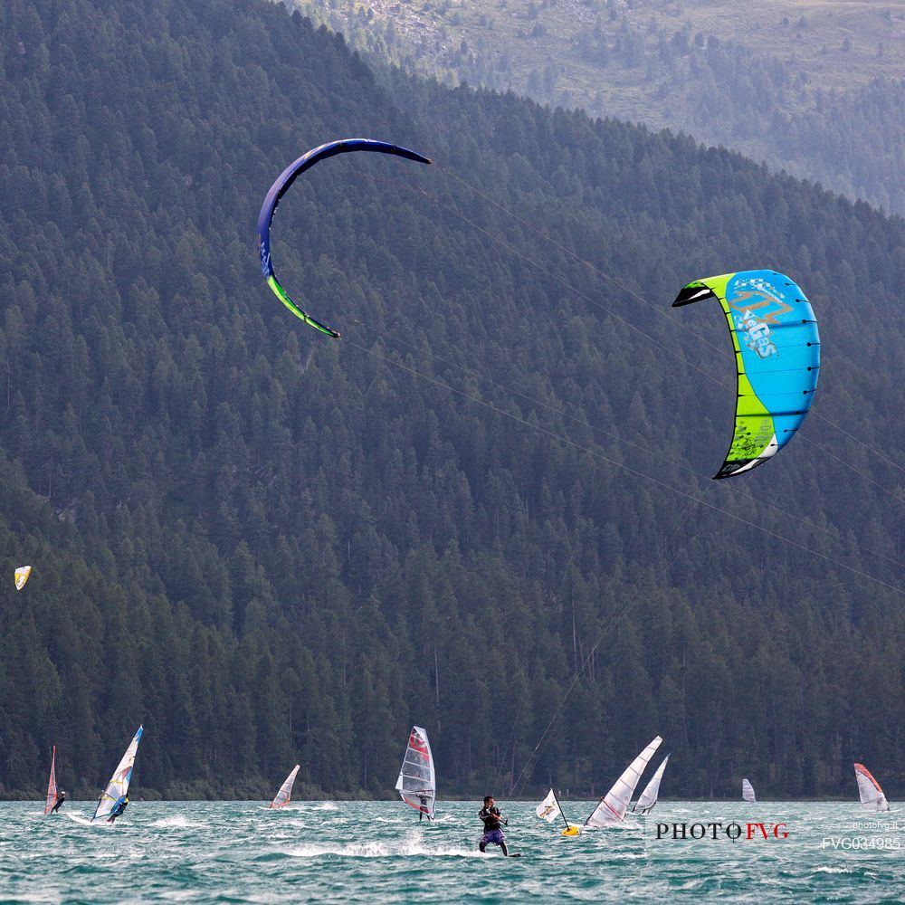 Windsurf and Kitesurfing in the Saint Moritz lake, Saint Moritz, Engadine, Canton of Grisons, Switzerland, Europe