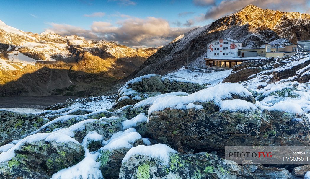 Sunrise at theDiavolezza mountain hut, Bernina mountain range, Pontresina, Canton of Grisons, Switzerland, Europe