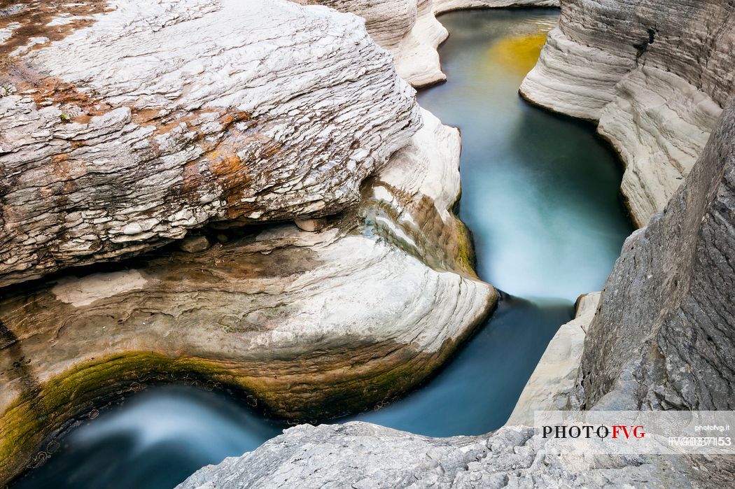 Marmitte dei Giganti or Santa Lucia rapids in the Orta gorge, Majella national park, Abruzzo, Italy, Europe