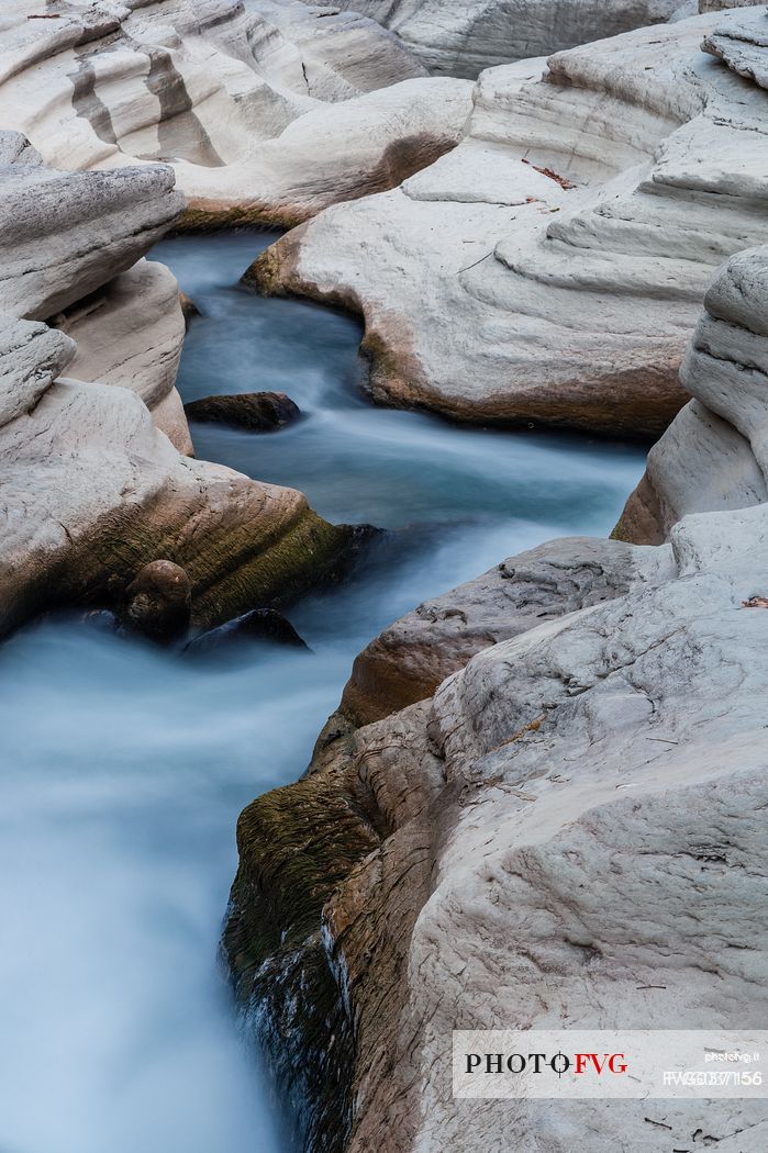 Marmitte dei Giganti or Santa Lucia rapids in the Orta gorge, Majella national park, Abruzzo, Italy, Europe