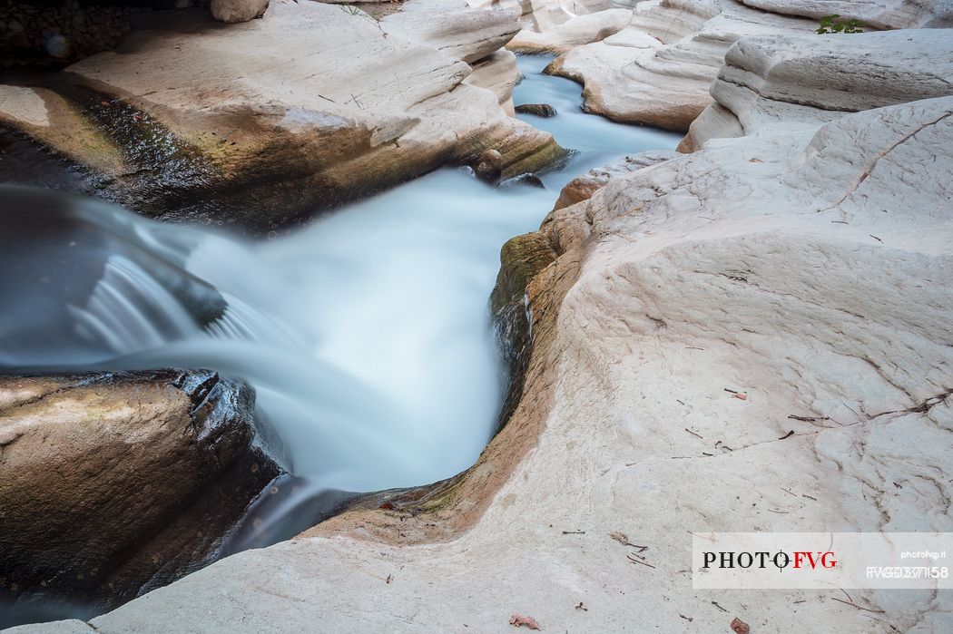 Marmitte dei Giganti or Santa Lucia rapids in the Orta gorge, Majella national park, Abruzzo, Italy, Europe