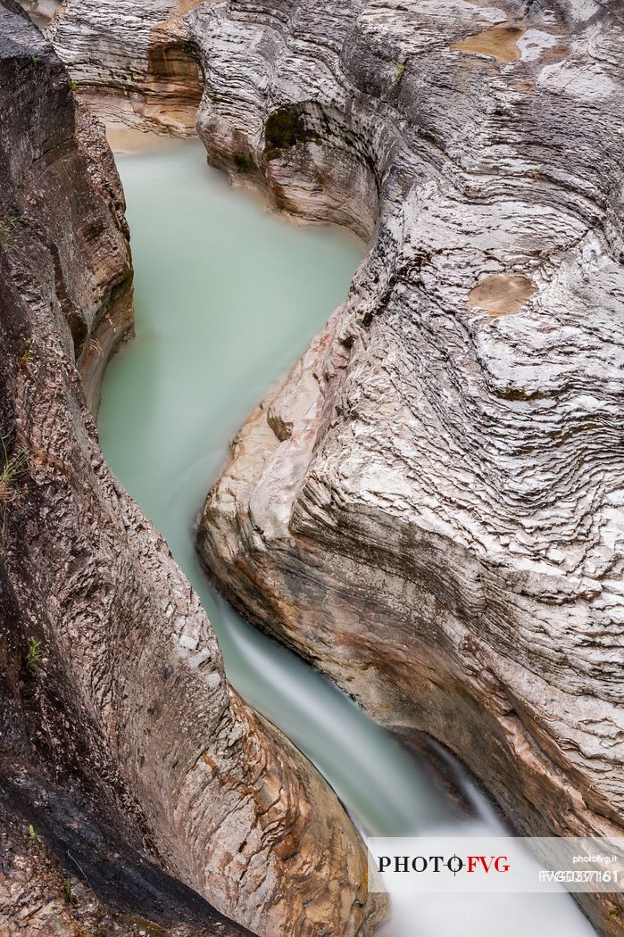 Marmitte dei Giganti or Santa Lucia rapids in the Orta gorge, Majella national park, Abruzzo, Italy, Europe