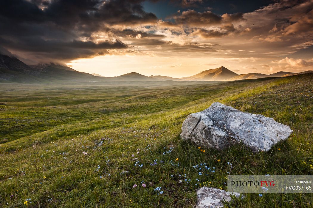 Sunrise in the plateau of Campo Imperatore, Gran Sasso national park, Abruzzo, Italy, Europe