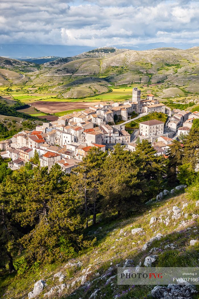 Castel del Monte, Gran Sasso national park, Abruzzo, Italy, Europe