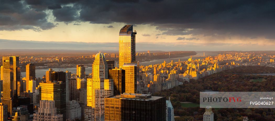 New York skyline including Central Park taken from the Top of the Rocks observatory at the Rockfeller Center, Manhattan, New York City, USA