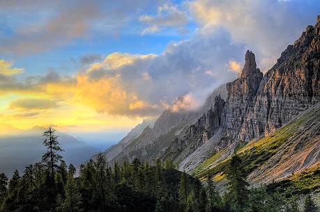 Dawn in Monfalconi Group from Forcella Giaf Scodavacca,
Dolomiti Friulane regional
park Dawn in Monfalconi Group from Forcella Giaf Scodavacca,
Dolomiti Friulane regional
park