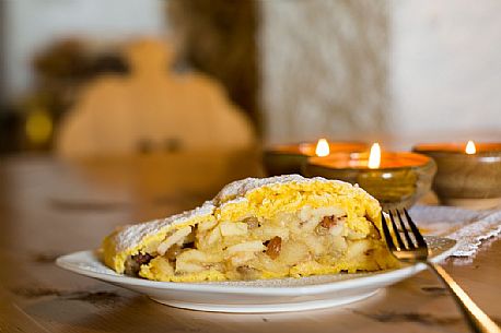 Strudel cake in Rinfreddo hut, dolomites, Italy