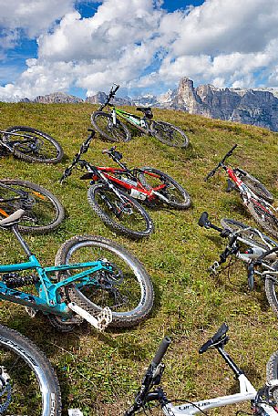 Mountain Bikes near Pralongi hut, Badia valley, South Tyrol, Dolomites, Italy