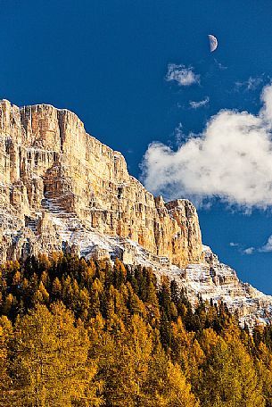 Autumn at Sasso della Croce mountain group (Kreuzkofel), South Tyrol, Dolomites, Italy
 